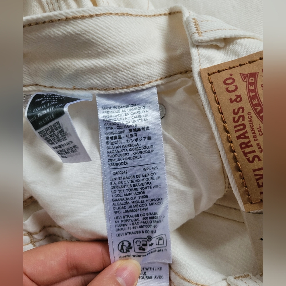 Womens Levi's White Denim Midi Skirt In Size 25 With Back Slit - Picture 9 of 10